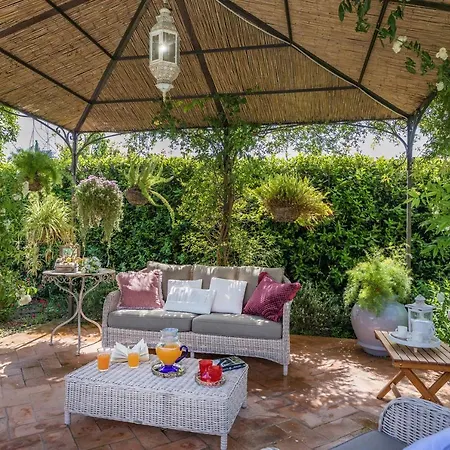 La Capannina 2&2, Emma Villa *