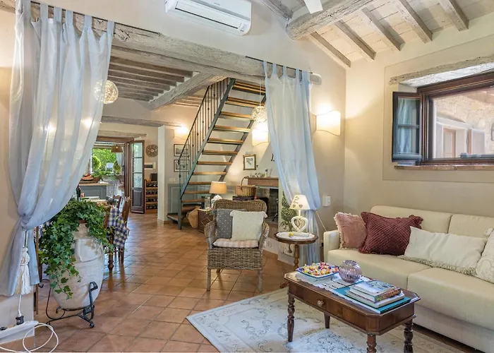 La Capannina 2&2, Emma Βίλα