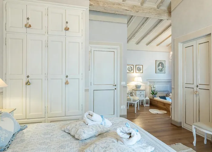 La Capannina 2&2, Emma Κορτόνα