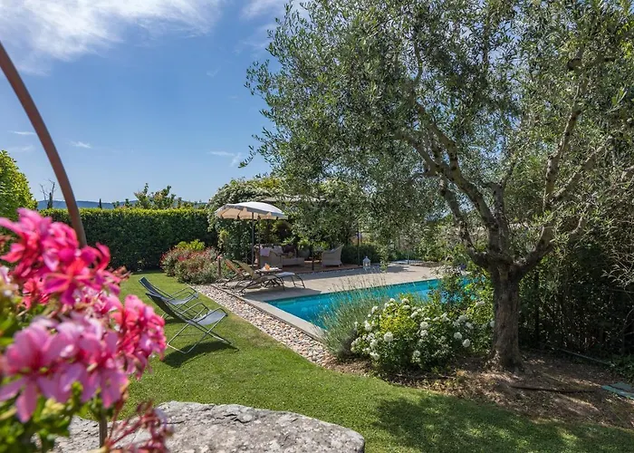 Βίλα La Capannina 2&2, Emma